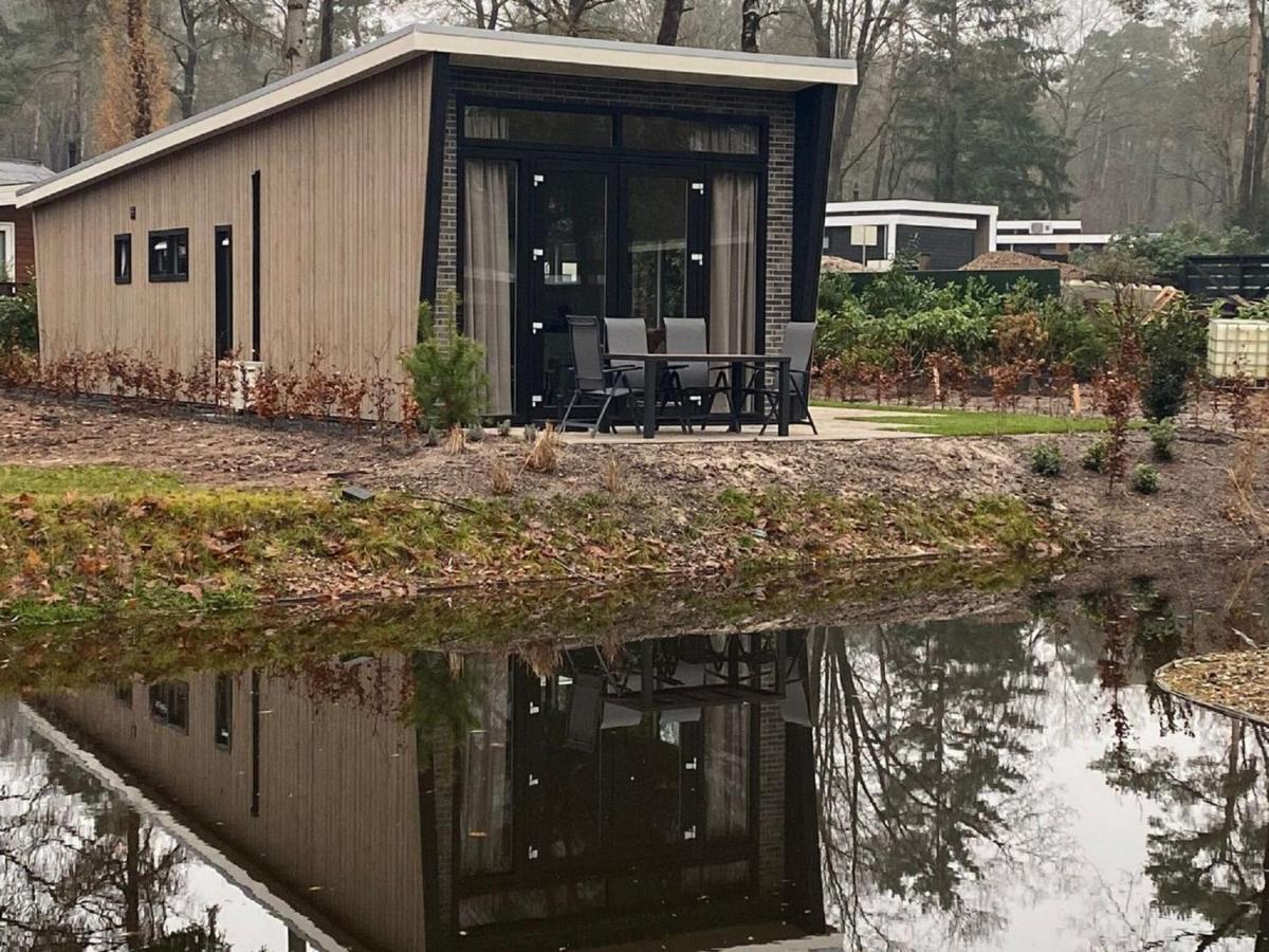 Great Chalet With Air Conditioning, Near Veluwe Hoenderloo Extérieur photo